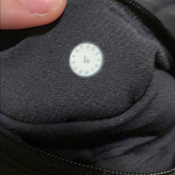 NWOT cropped Lululemon leggings! - Picture 5 of 7